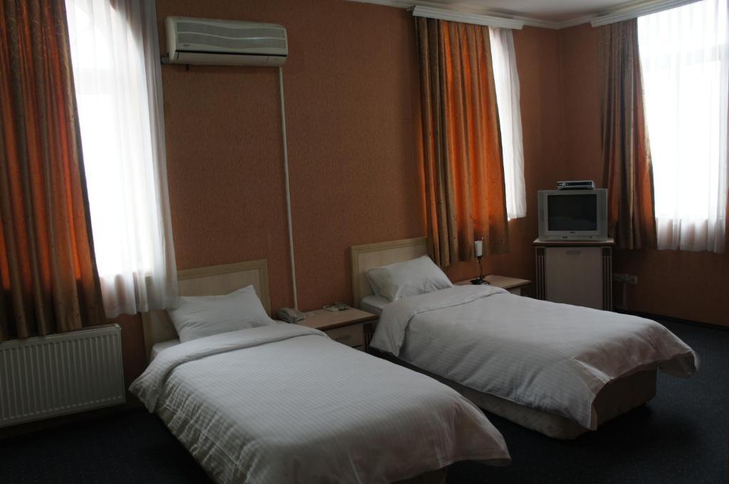 Boyuk Gala Hotel Baku Room photo